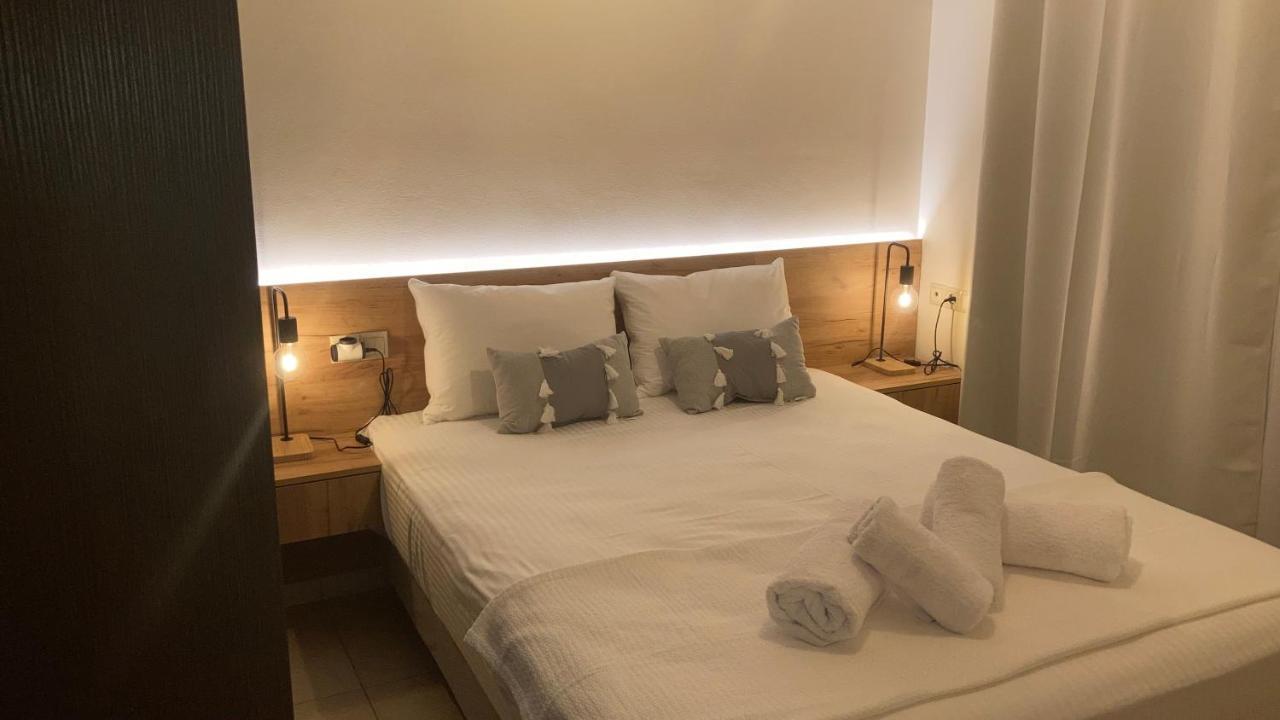 Bright Luxury Apt. Volos Bagian luar foto