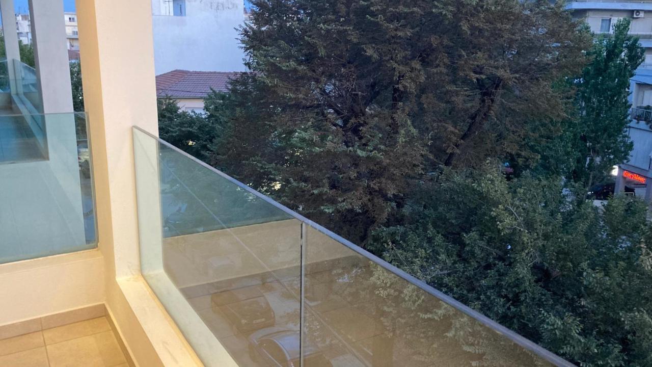 Bright Luxury Apt. Volos Bagian luar foto