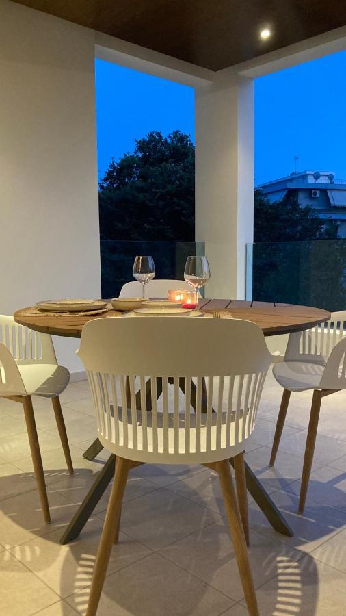 Bright Luxury Apt. Volos Bagian luar foto