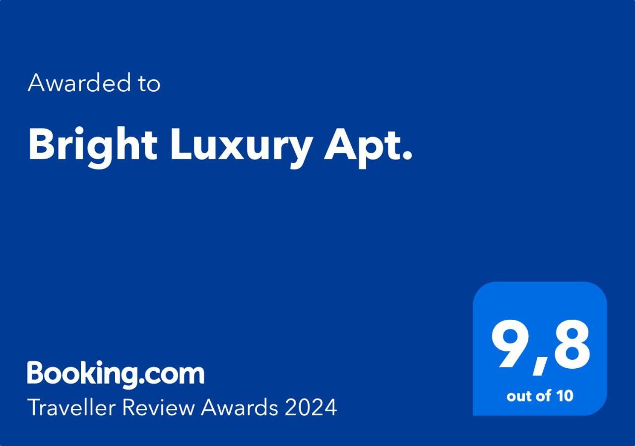 Bright Luxury Apt. Volos Bagian luar foto